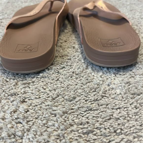Women’s Reef Sandals Size 7 - Picture 4 of 4